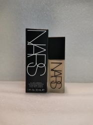 Светоотражающее тональное средство Deauville 30ml № 4